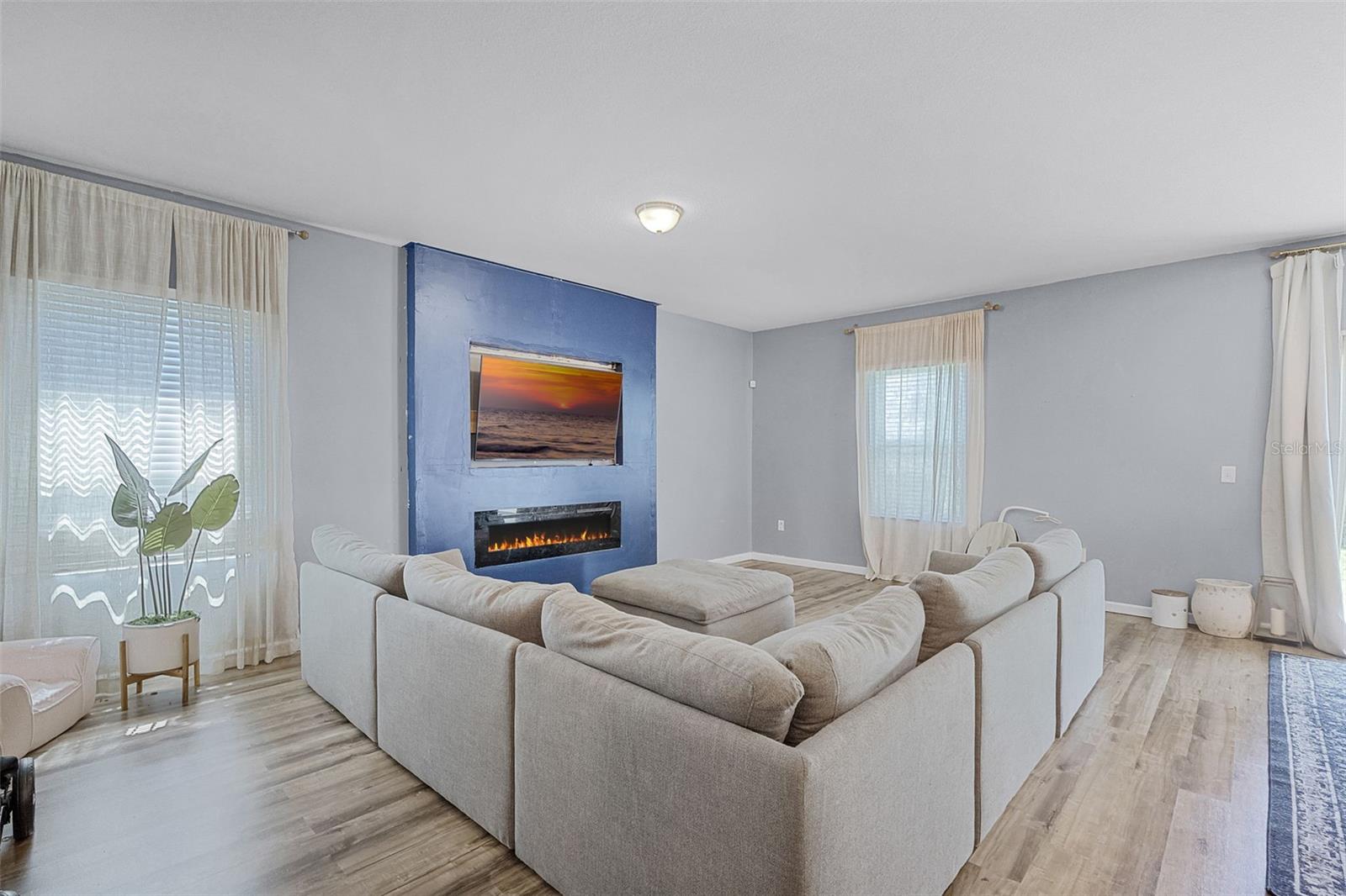 Image 3 of 39 For 3519 Fernanda Drive