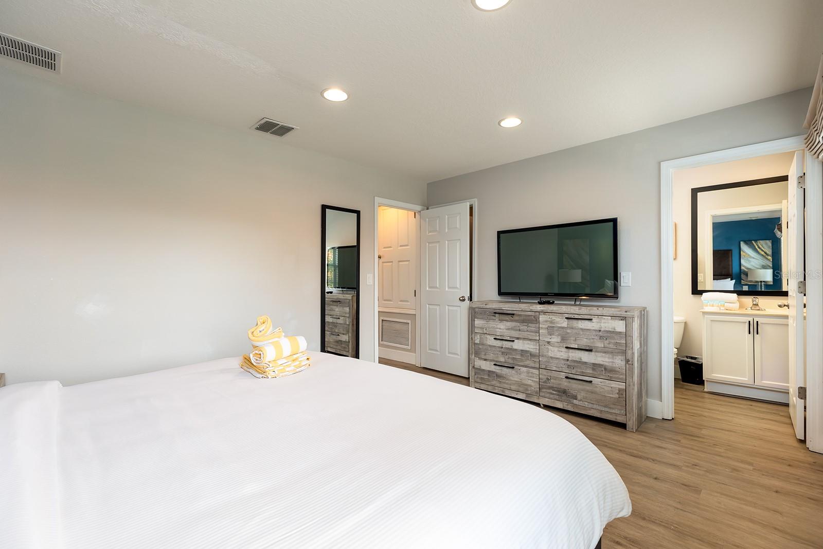Image 17 of 26 For 3069 White Orchid Road