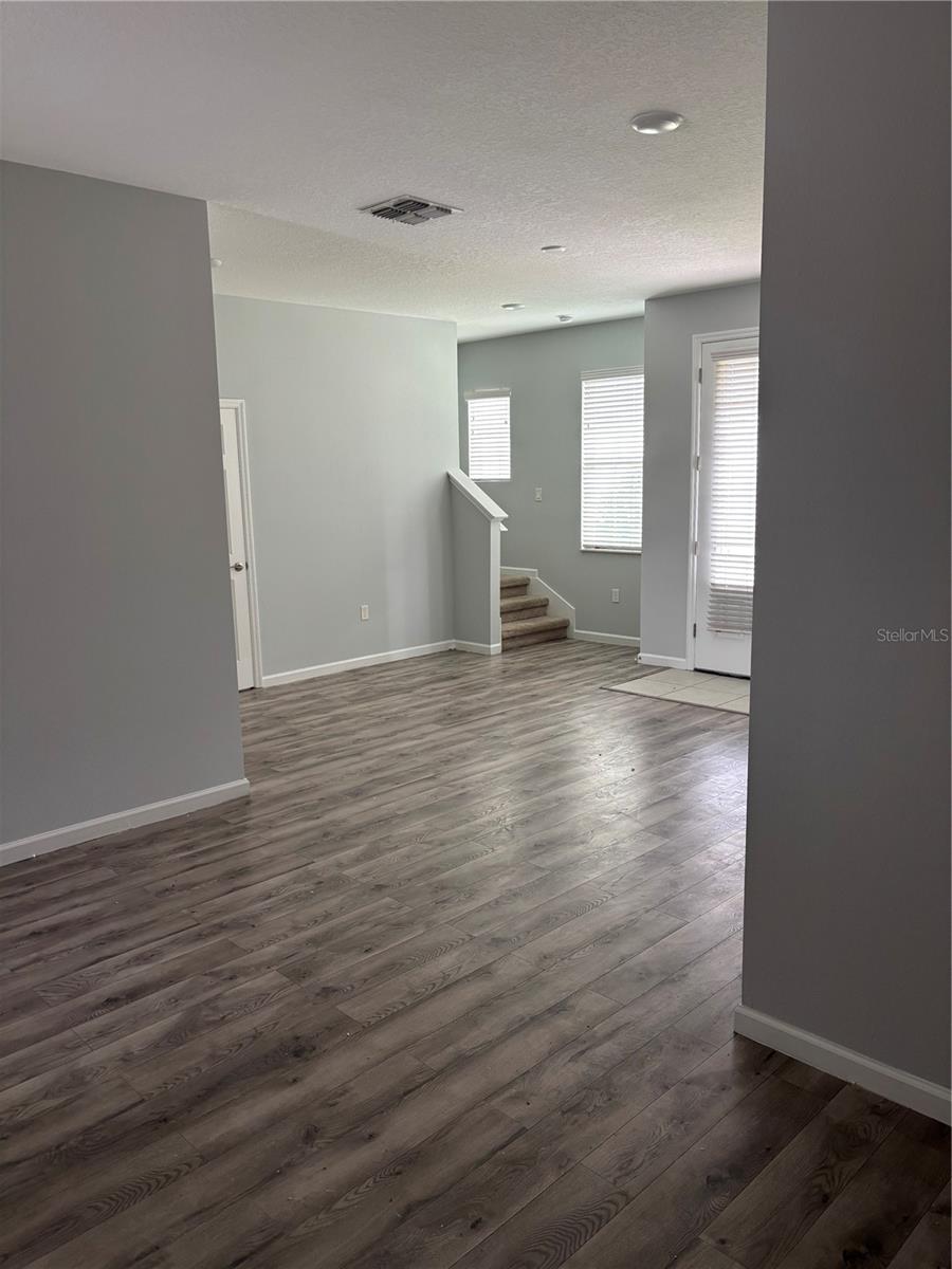 Image 6 of 26 For 193 Holly Village Drive