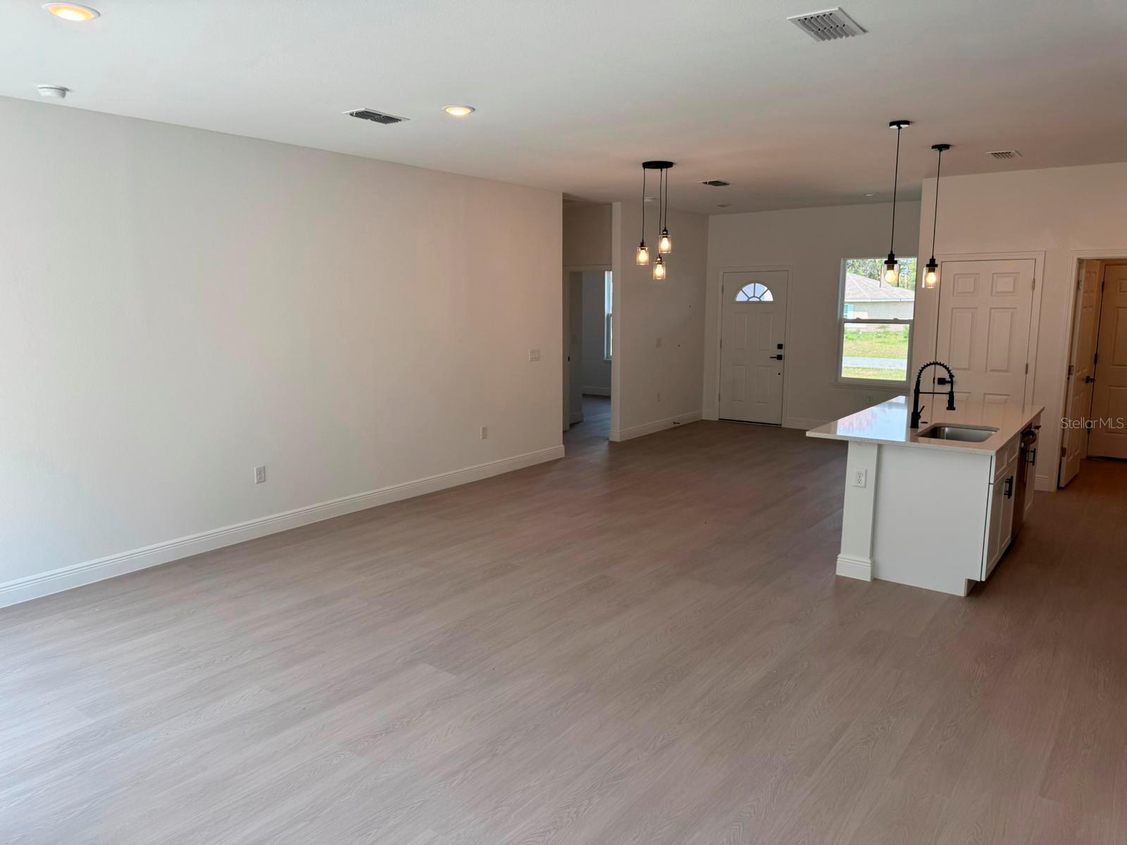 Image 10 of 47 For 15955 52nd Avenue Road
