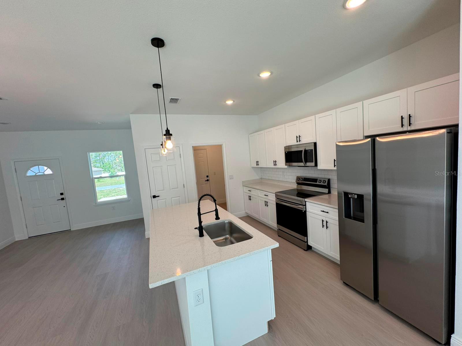 Image 11 of 47 For 15955 52nd Avenue Road