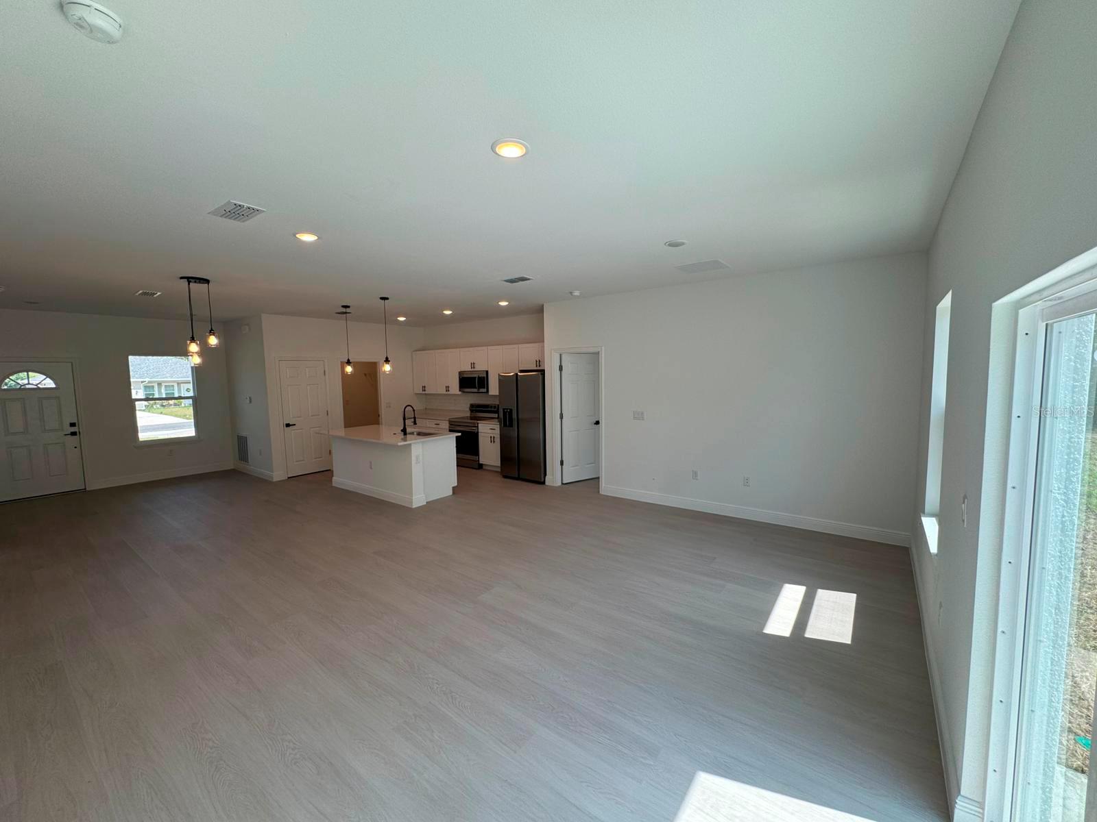 Image 12 of 47 For 15955 52nd Avenue Road