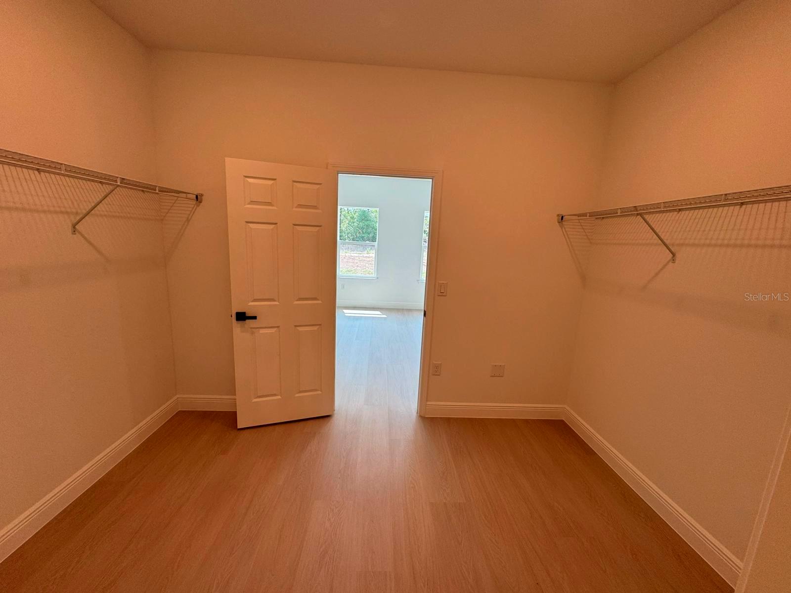 Image 31 of 47 For 15955 52nd Avenue Road