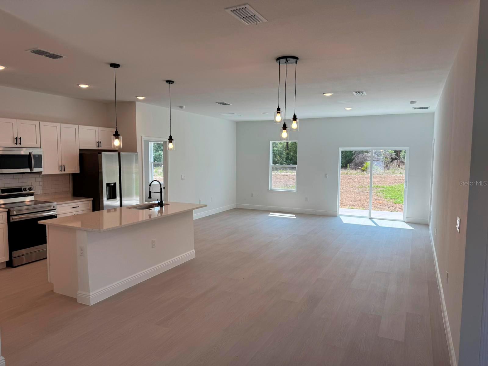 Image 4 of 47 For 15955 52nd Avenue Road