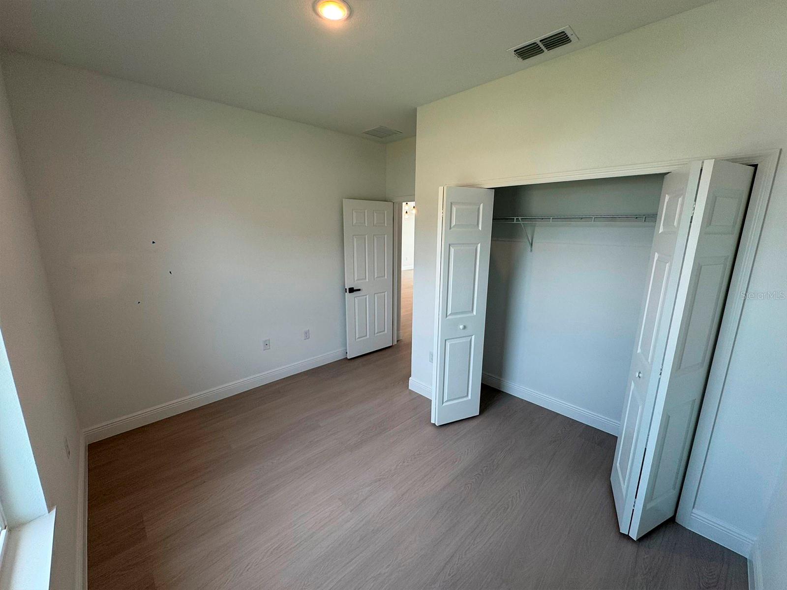 Image 43 of 47 For 15955 52nd Avenue Road