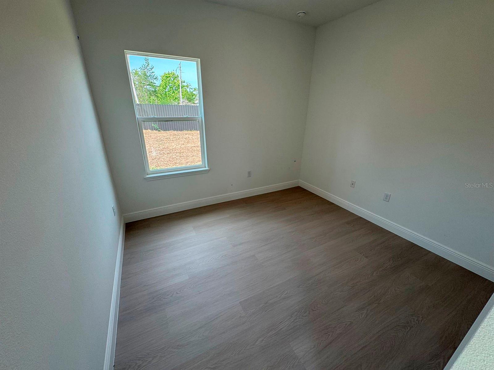 Image 44 of 47 For 15955 52nd Avenue Road