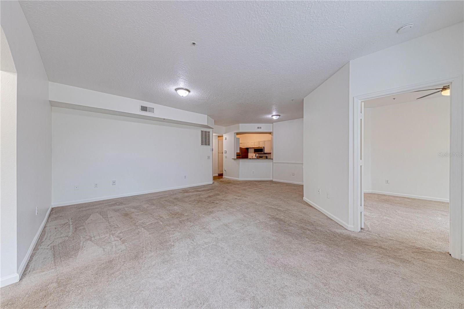 Image 12 of 26 For 5500 Metrowest Boulevard 203