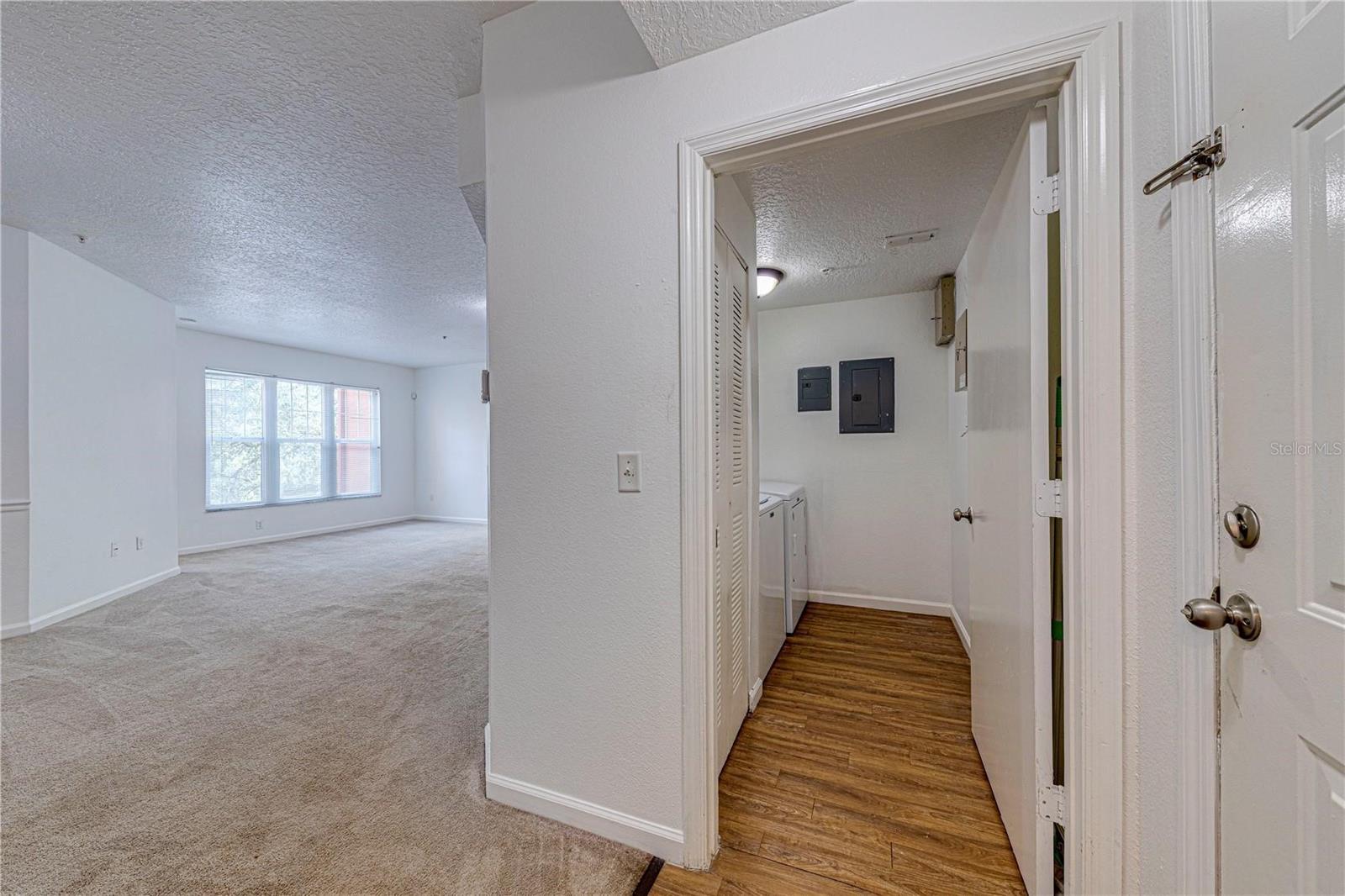 Image 4 of 26 For 5500 Metrowest Boulevard 203