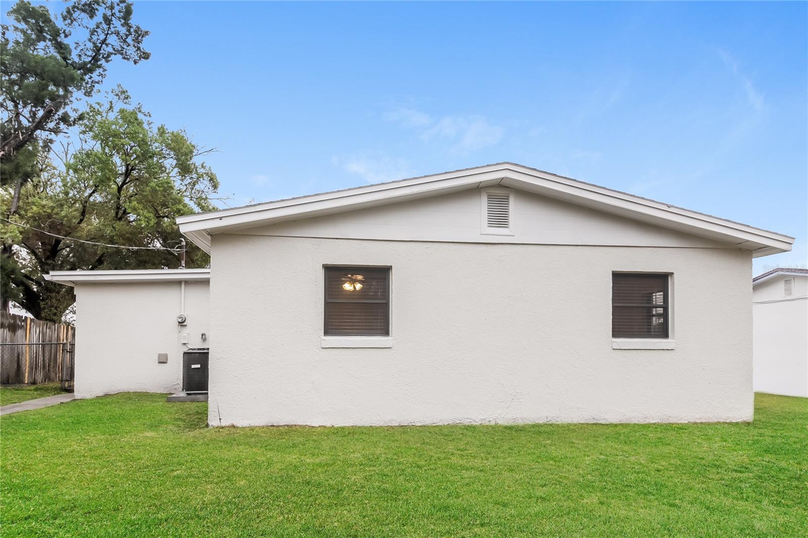 Image 16 of 16 For 6808 Ravenna Avenue
