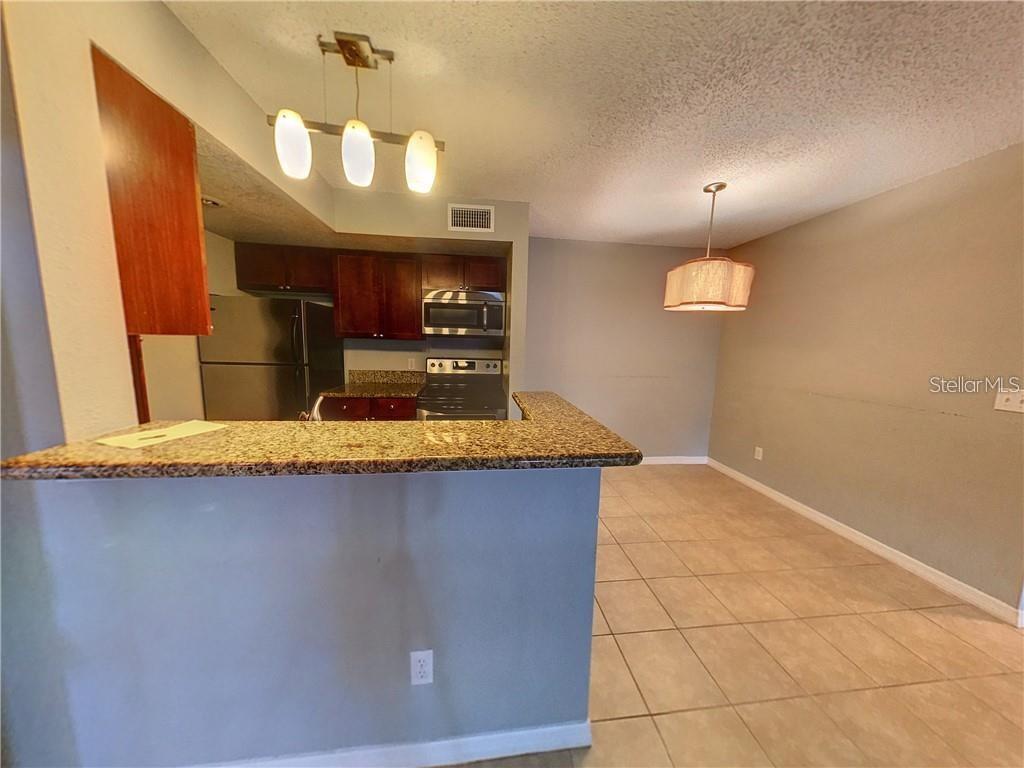 Image 3 of 12 For 5116 Conroy Road 414