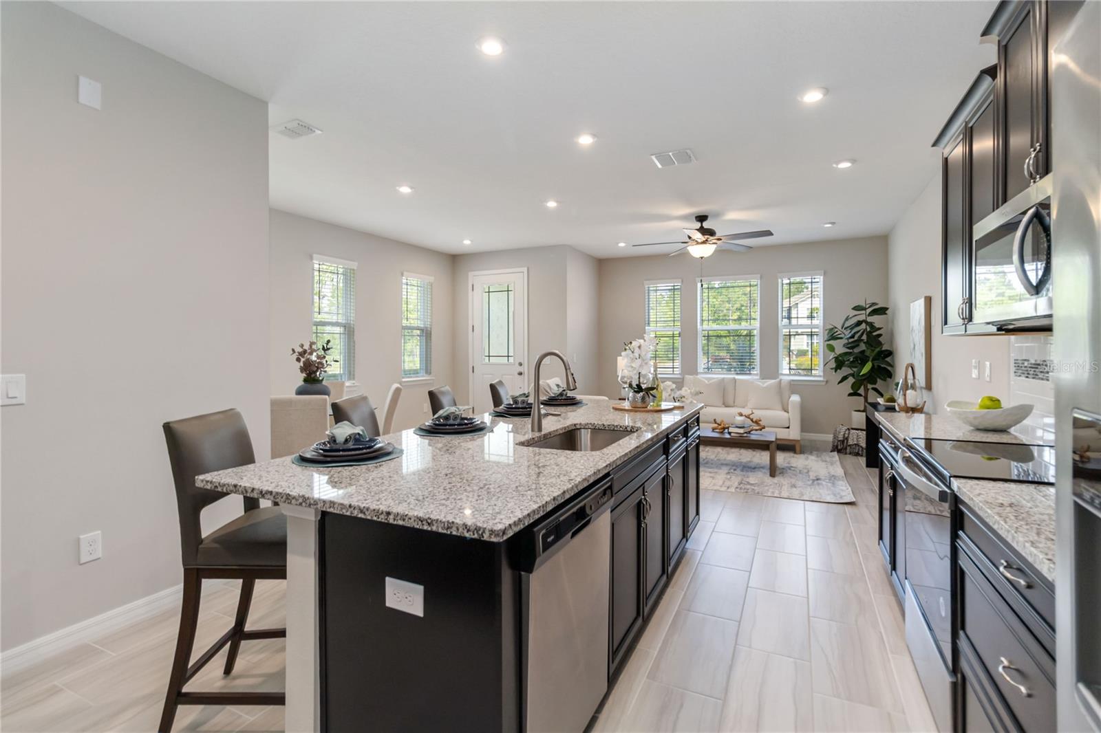 Image 14 of 32 For 9109 Legado Drive