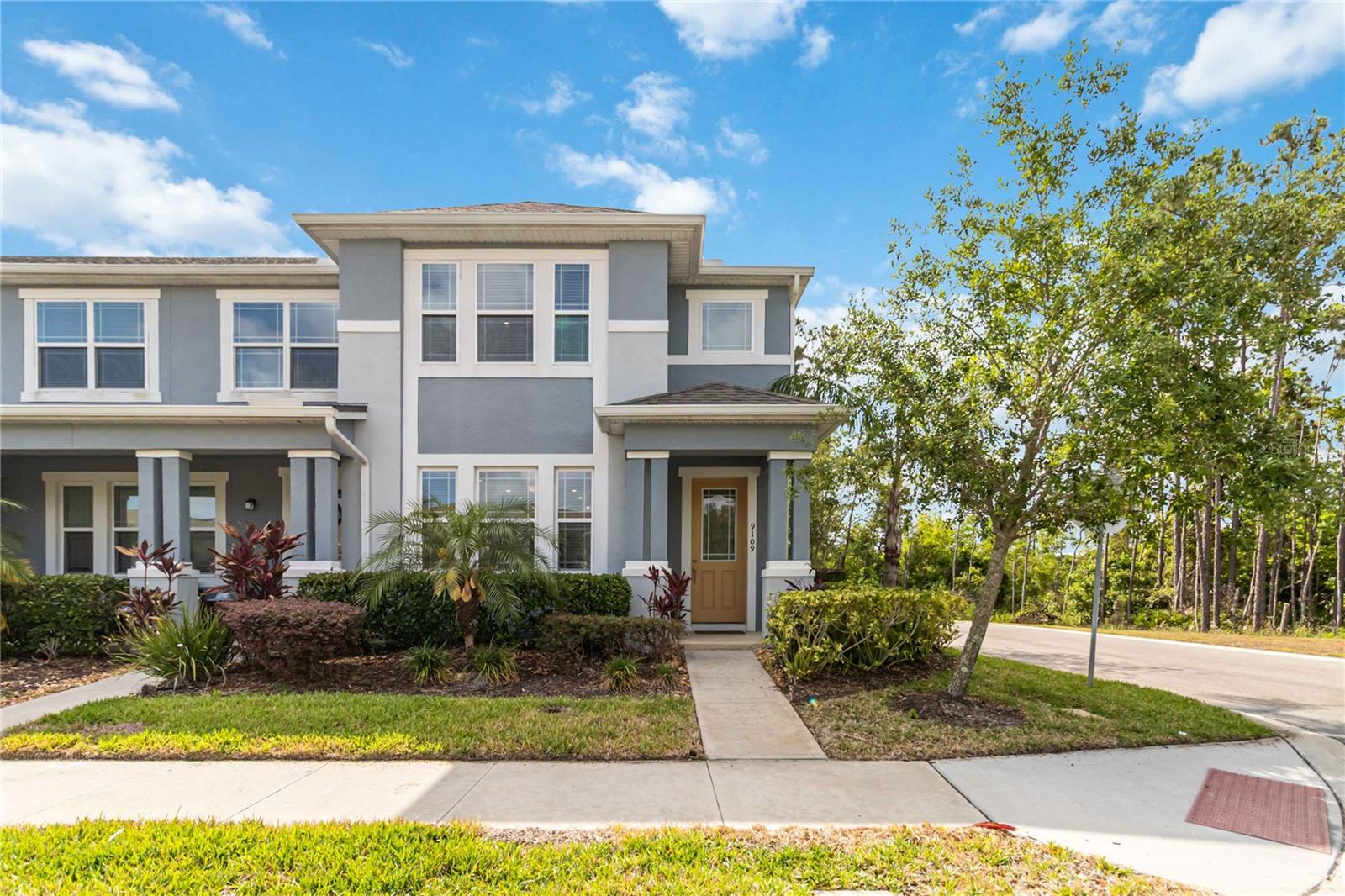 Image 2 of 32 For 9109 Legado Drive