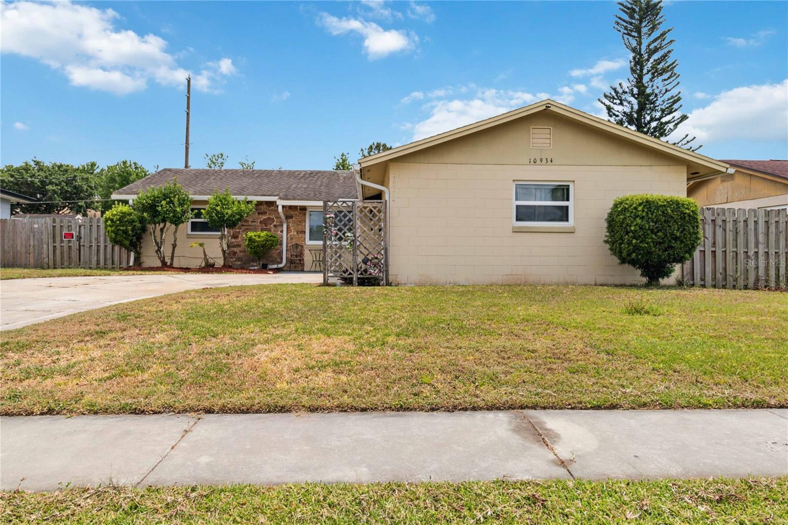 Image 2 of 24 For 10934 Tangora Street
