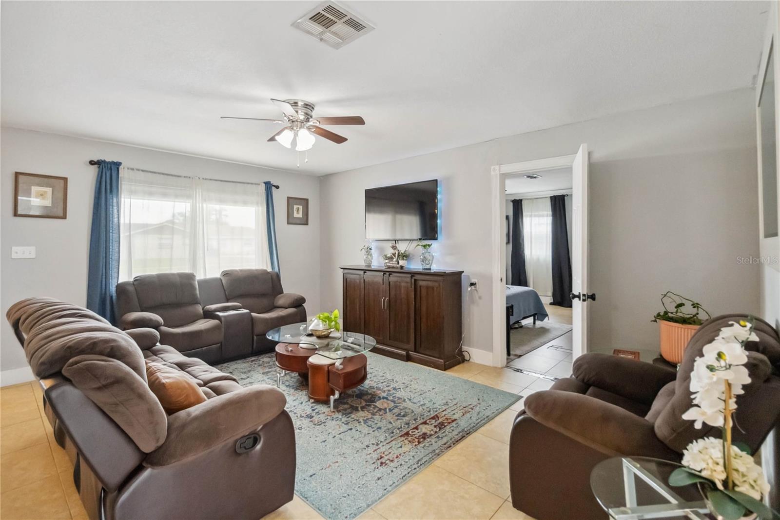 Image 4 of 24 For 10934 Tangora Street