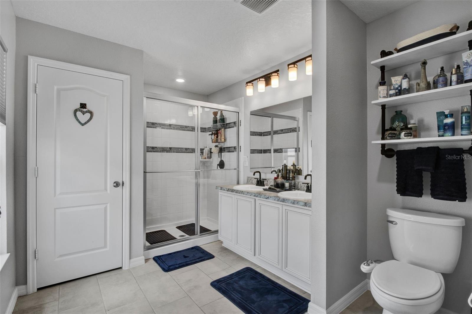 Image 16 of 29 For 208 Summerlin Lane