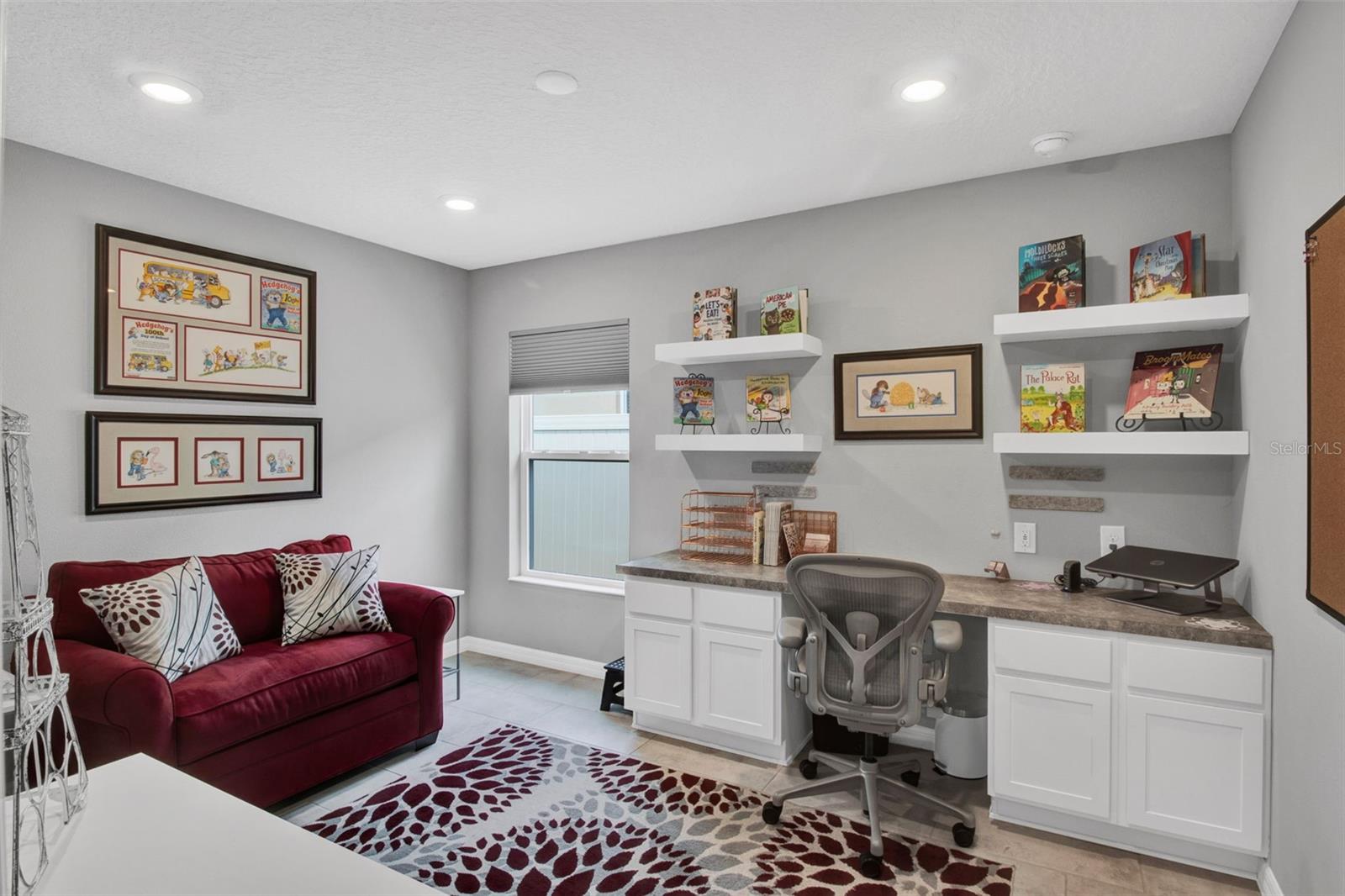 Image 22 of 29 For 208 Summerlin Lane