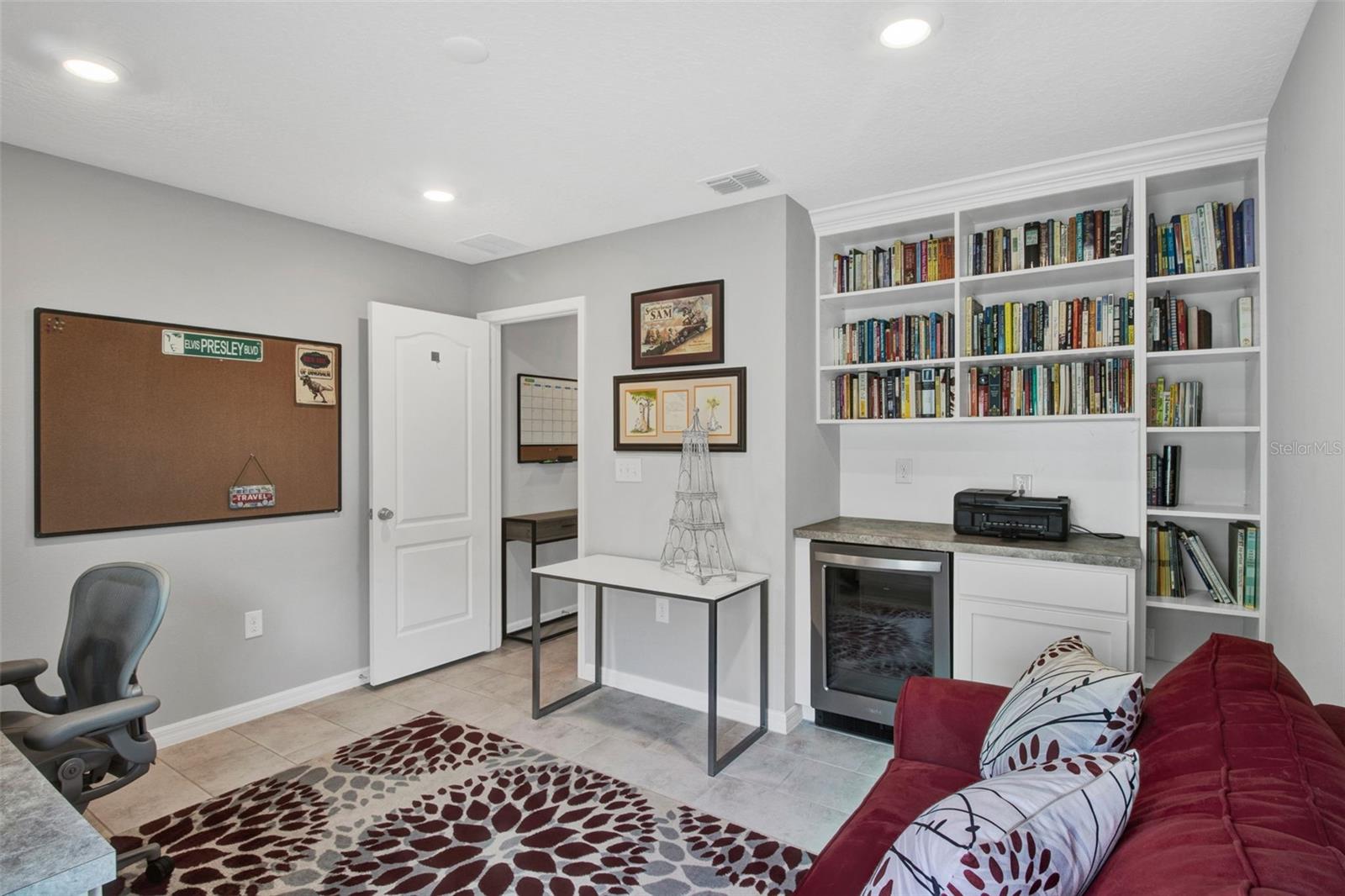 Image 23 of 29 For 208 Summerlin Lane
