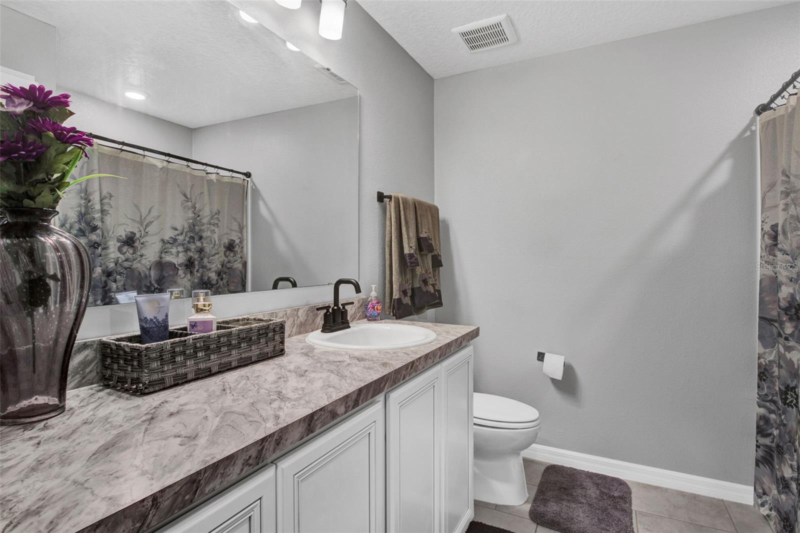 Image 24 of 29 For 208 Summerlin Lane