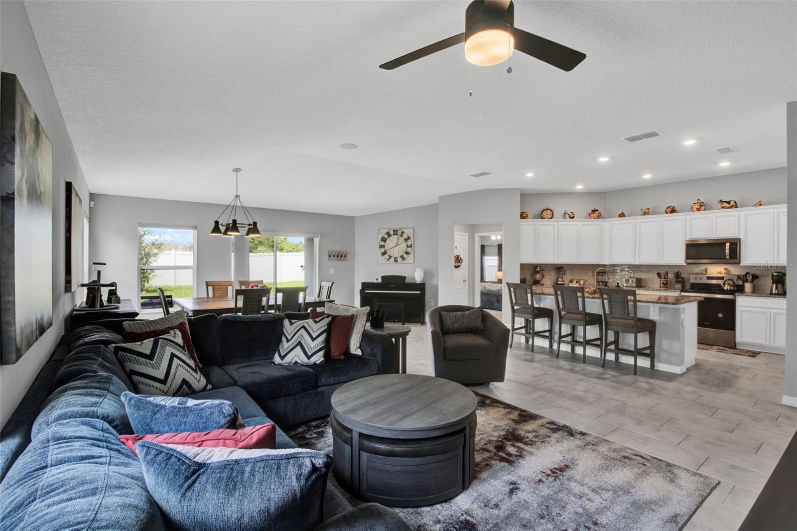 Image 8 of 29 For 208 Summerlin Lane