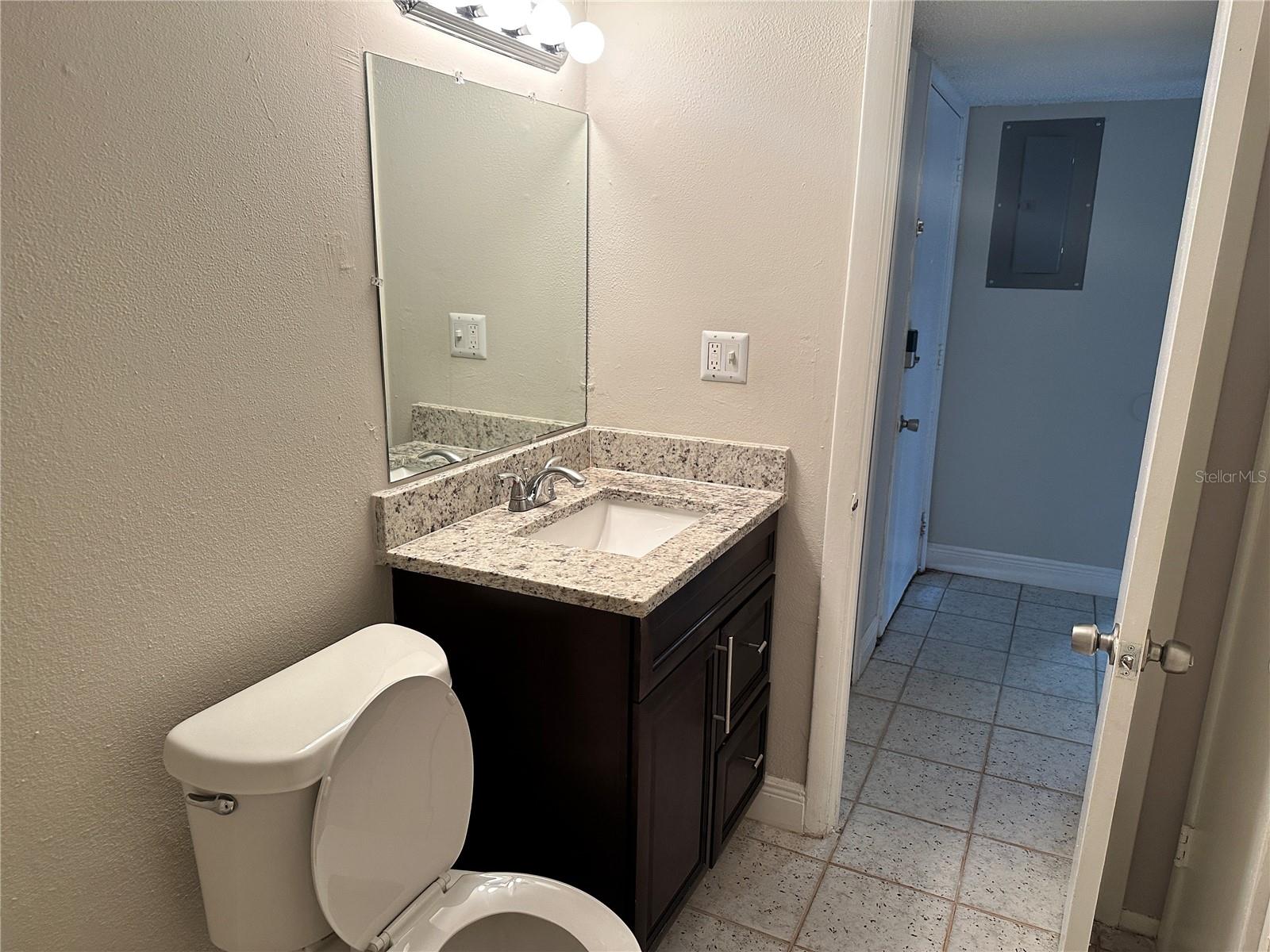 Image 9 of 16 For 206 Scottsdale Square 206