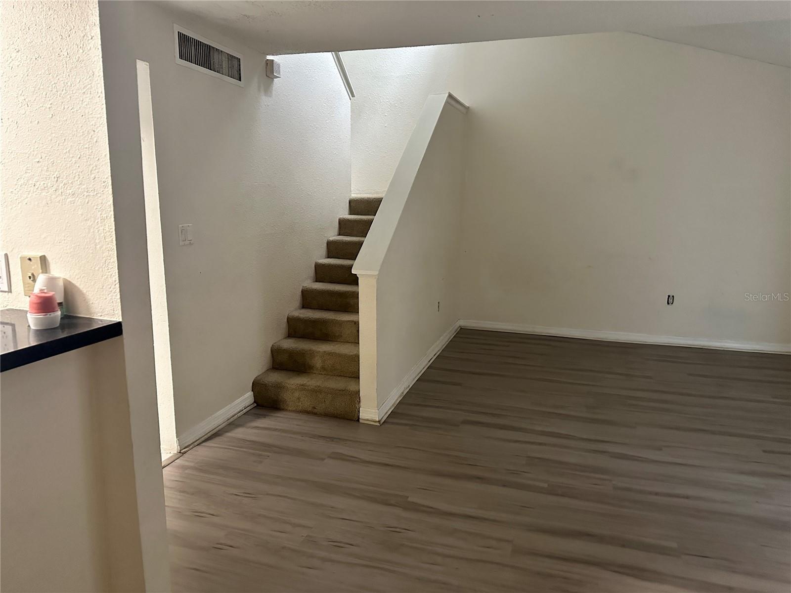 Image 7 of 14 For 326 Scottsdale Square 326