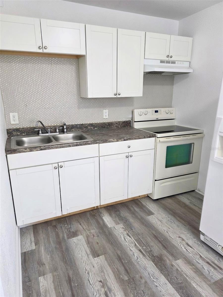 Image 11 of 19 For 509 Robbins Avenue