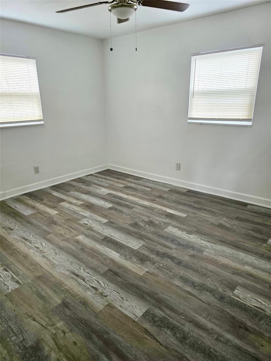 Image 15 of 19 For 509 Robbins Avenue