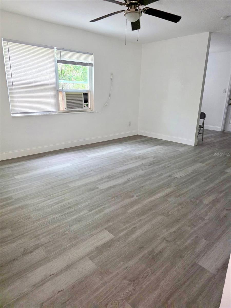 Image 3 of 19 For 509 Robbins Avenue