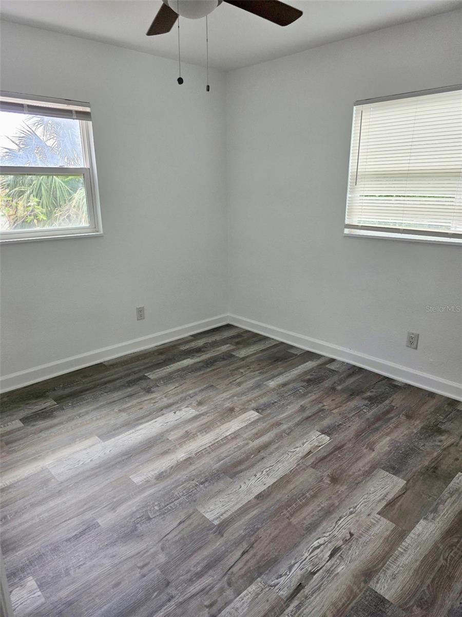 Image 9 of 19 For 509 Robbins Avenue