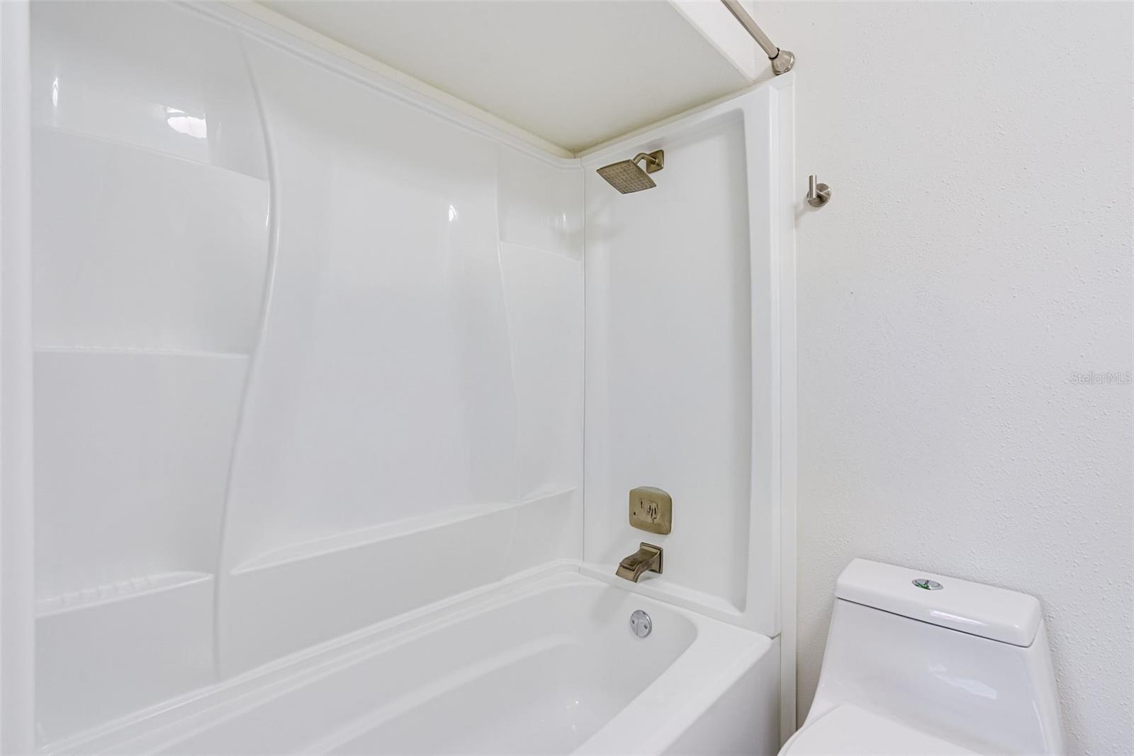 Image 13 of 28 For 315 Glenview Boulevard 3