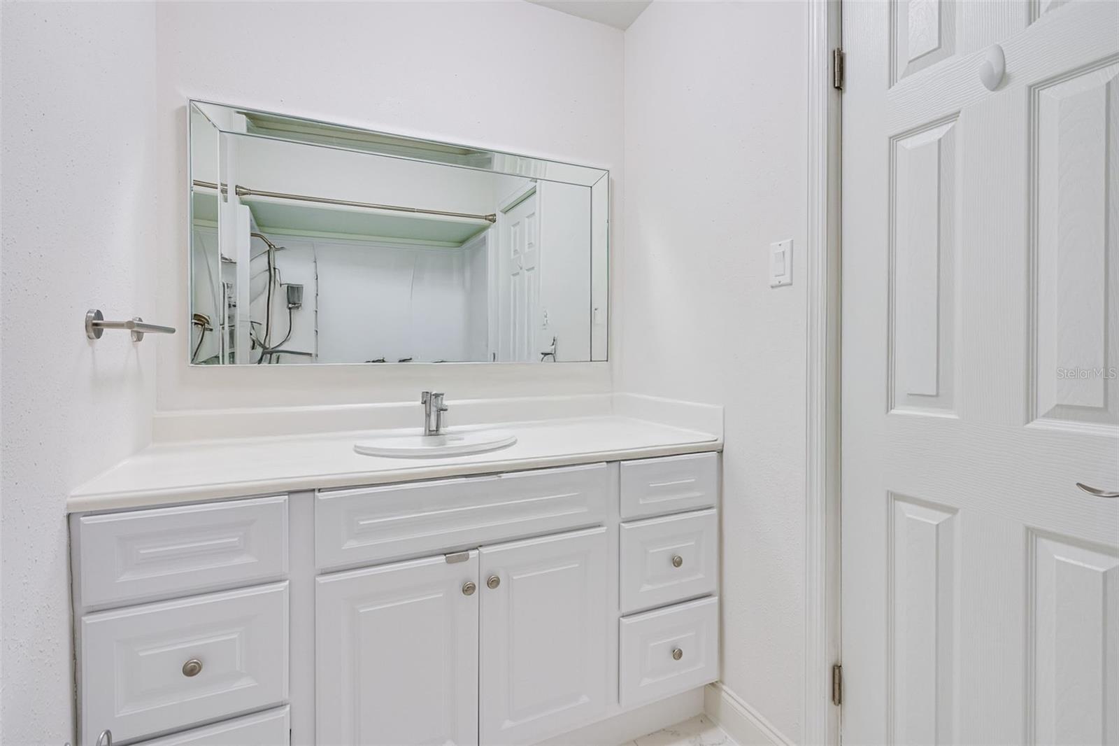 Image 14 of 28 For 315 Glenview Boulevard 3