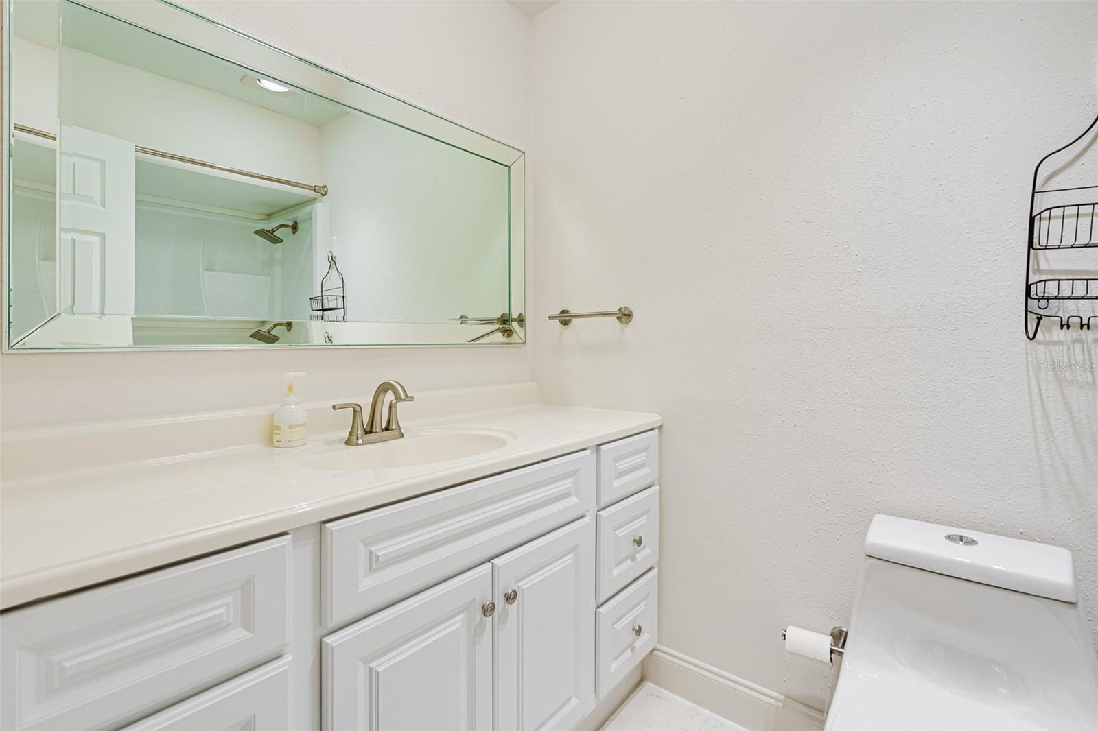 Image 17 of 28 For 315 Glenview Boulevard 3