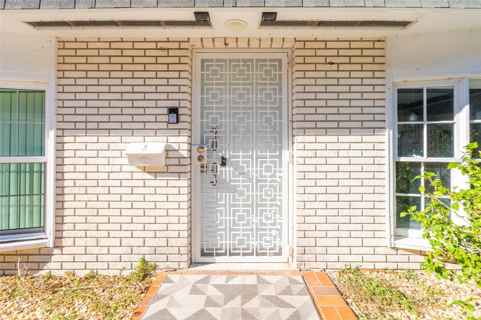 Image 2 of 28 For 315 Glenview Boulevard 3