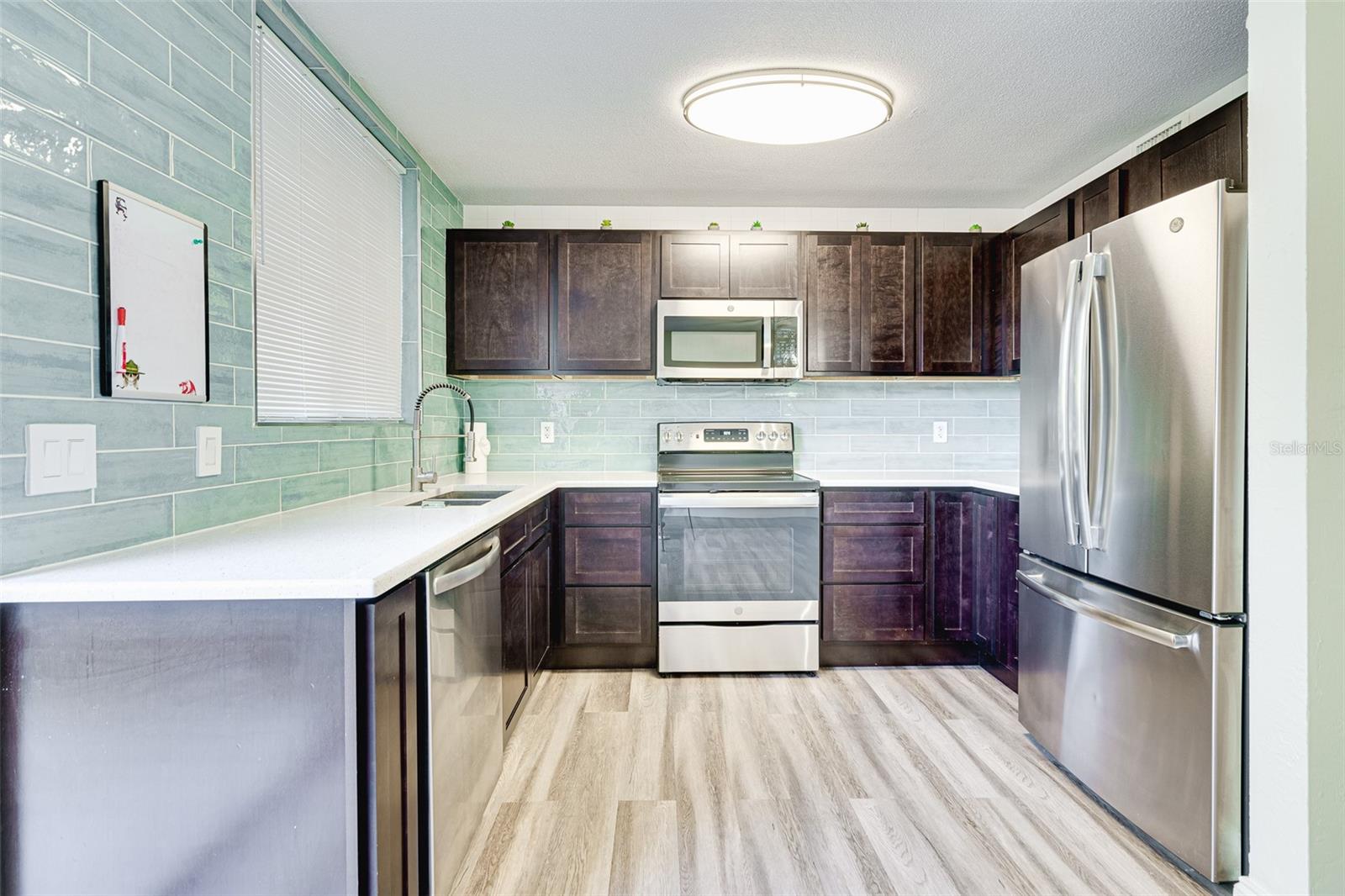 Image 8 of 28 For 315 Glenview Boulevard 3