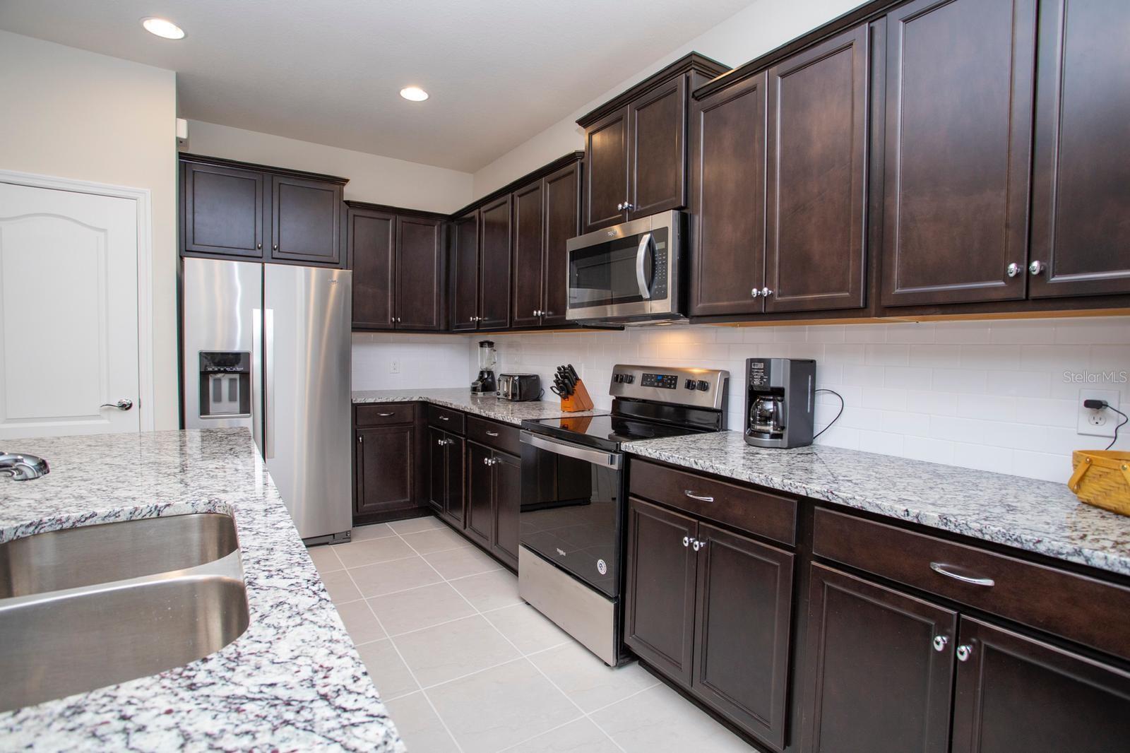 Image 22 of 54 For 8944 Sydney Avenue