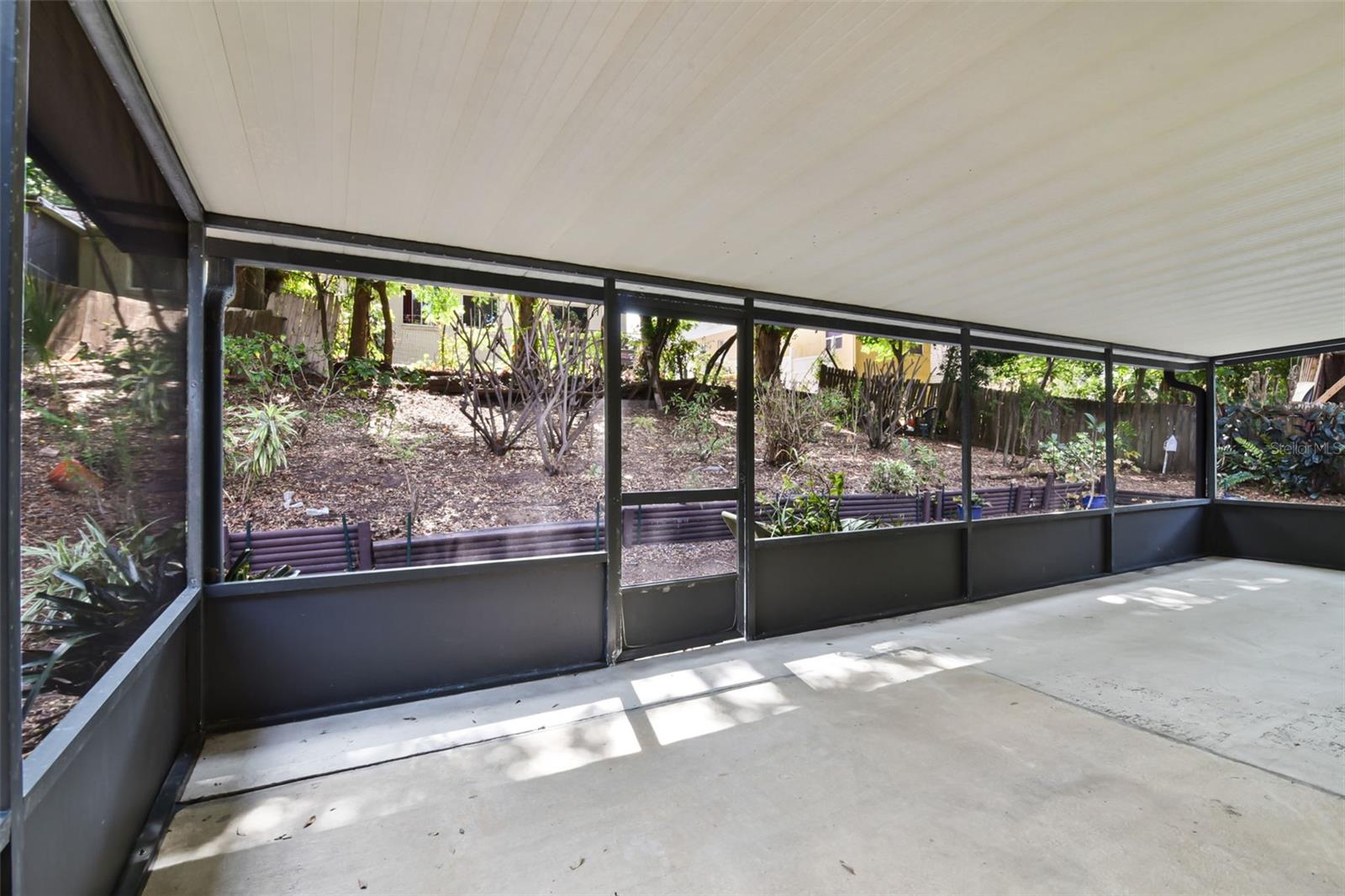 Image 18 of 21 For 327 Ketch Court