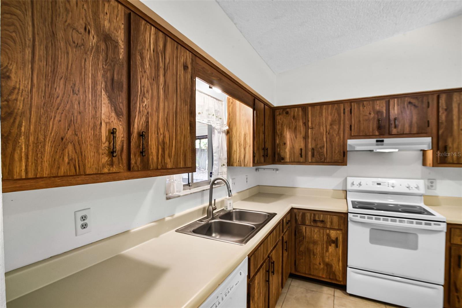 Image 8 of 21 For 327 Ketch Court
