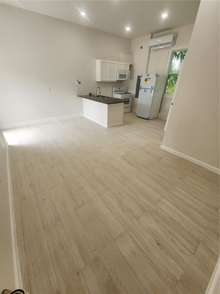 Image 4 of 7 For 461 Harrell Drives E