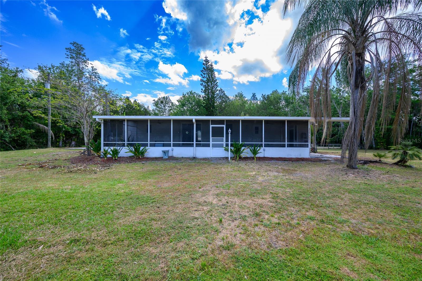 Image 4 of 37 For 3960 Doe Drive