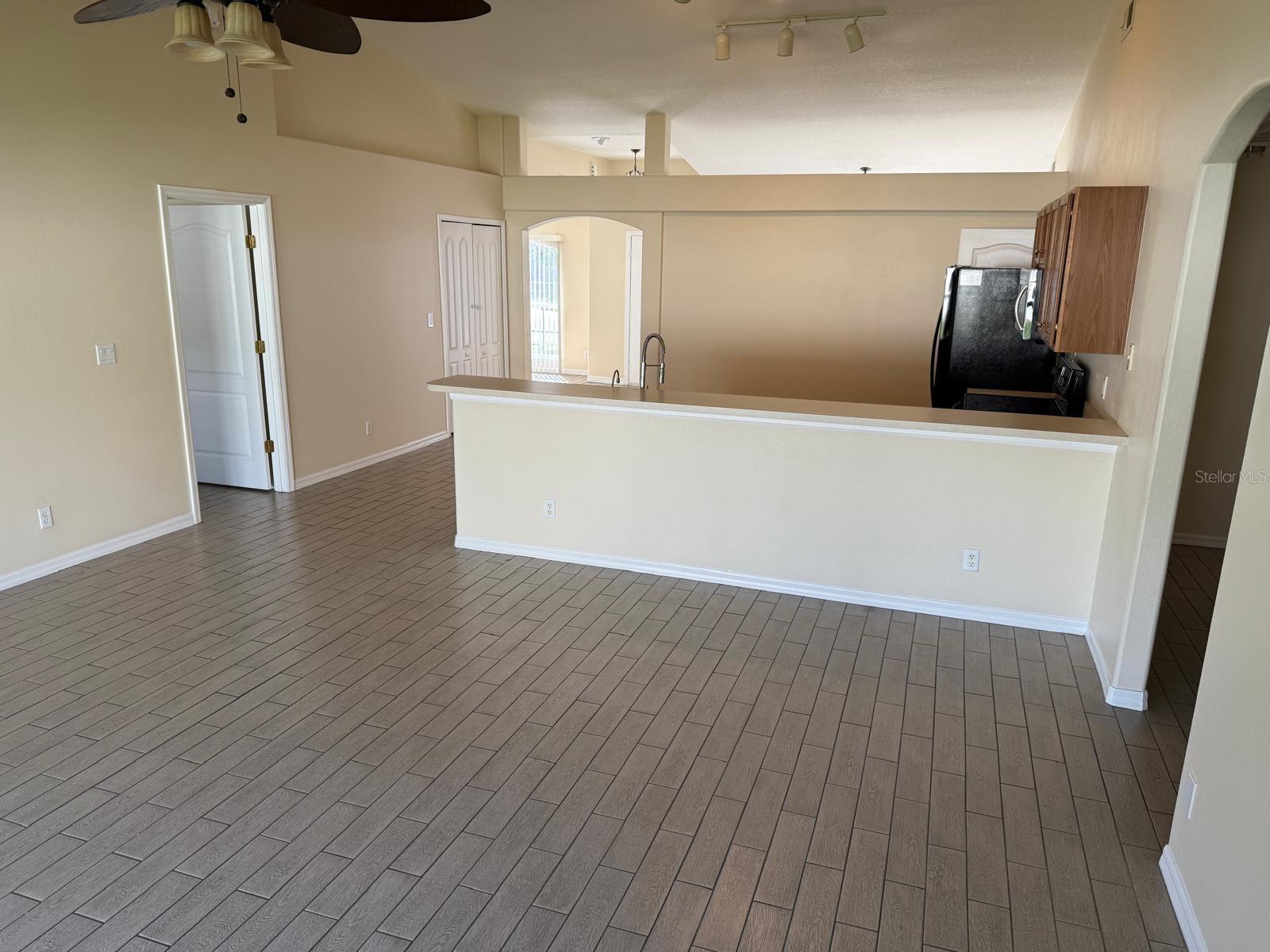 Image 7 of 21 For 1115 Fidelma Court