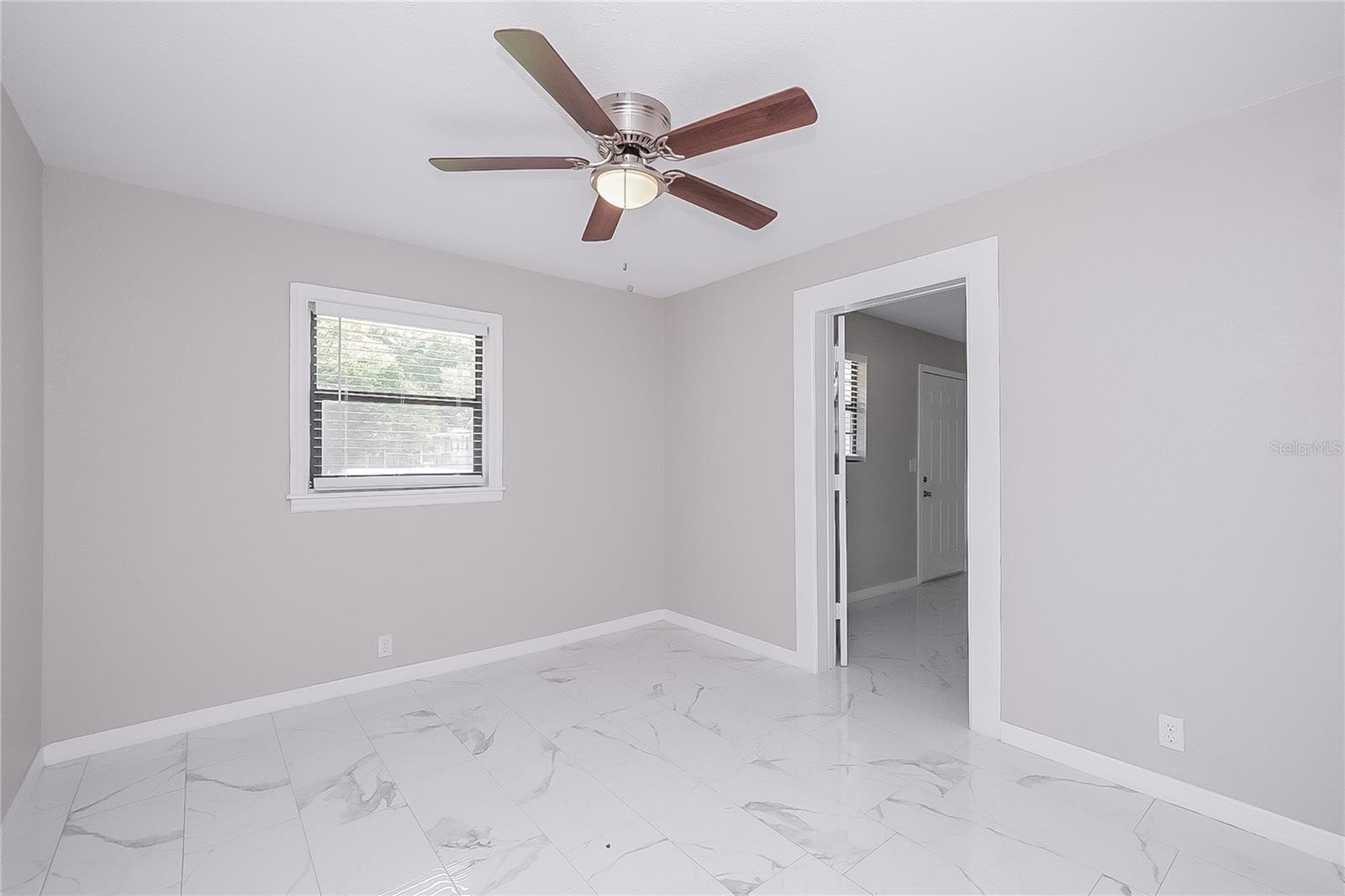 Image 12 of 16 For 1305 Walker Street