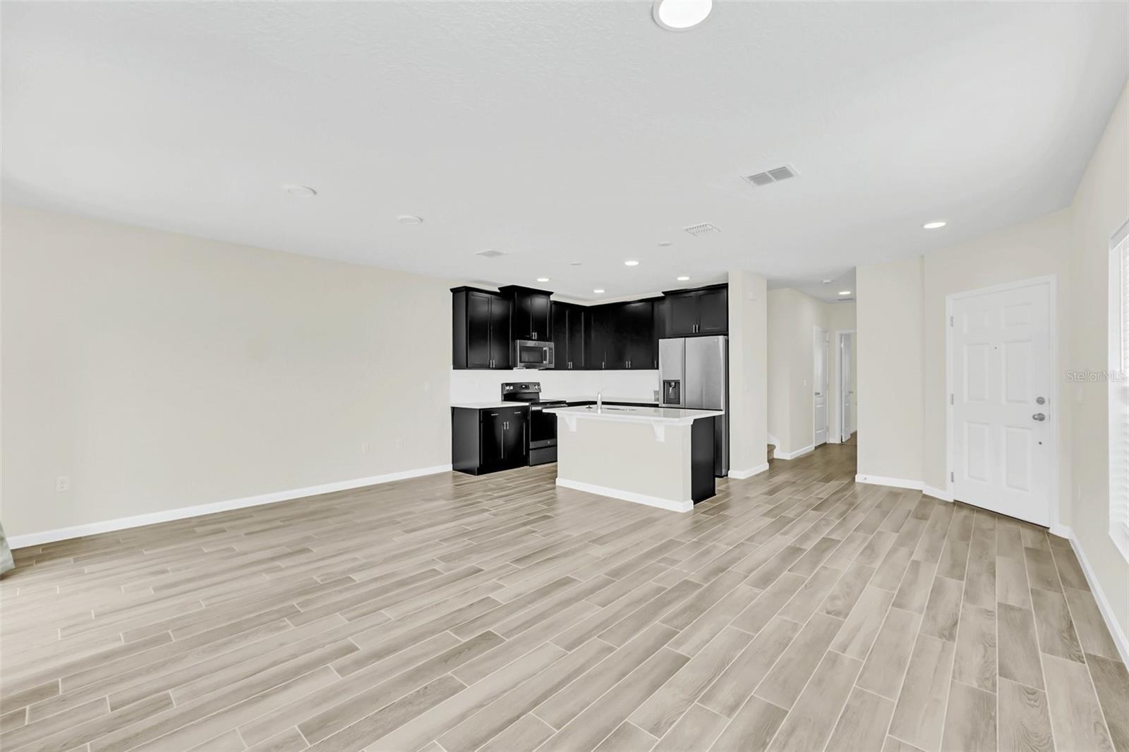 Image 5 of 29 For 2806 Narcoossee Commons Way