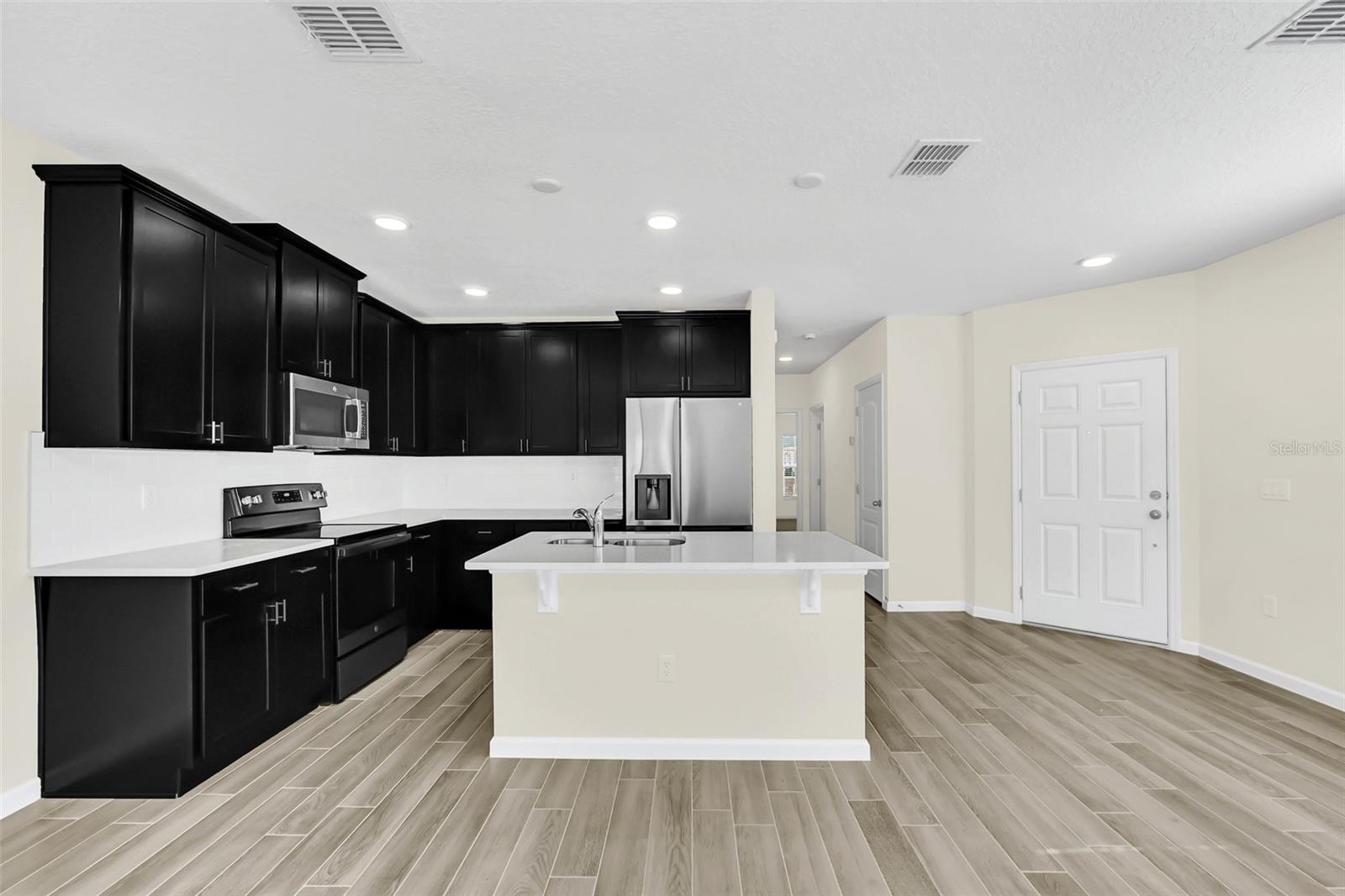 Image 8 of 29 For 2806 Narcoossee Commons Way