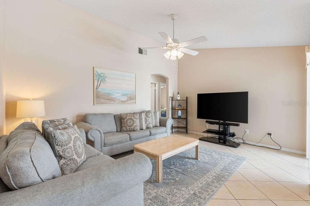 Image 18 of 38 For 7760 Indian Ridge Trail N