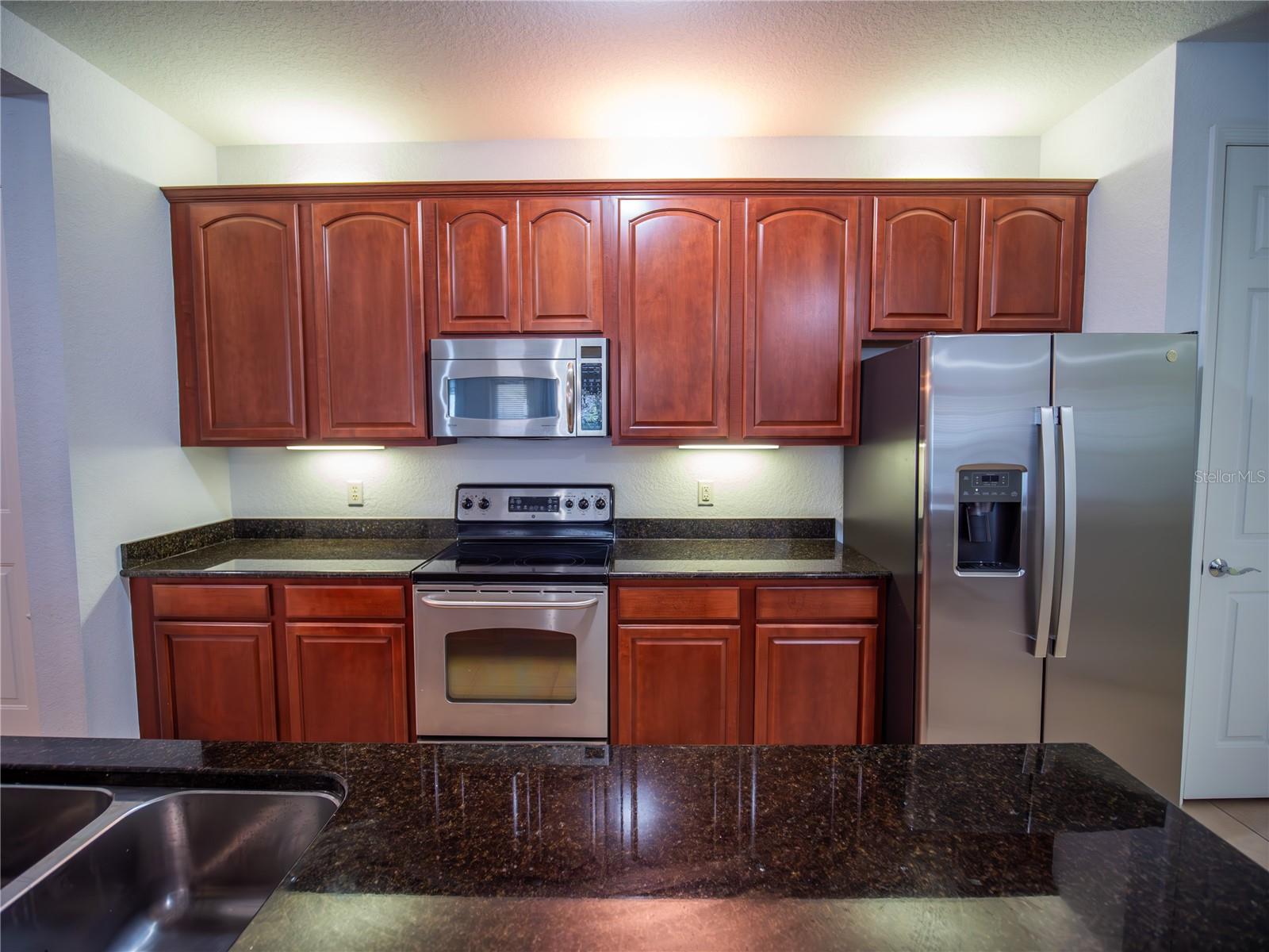 Image 10 of 33 For 4816 Cayview Avenue 20111