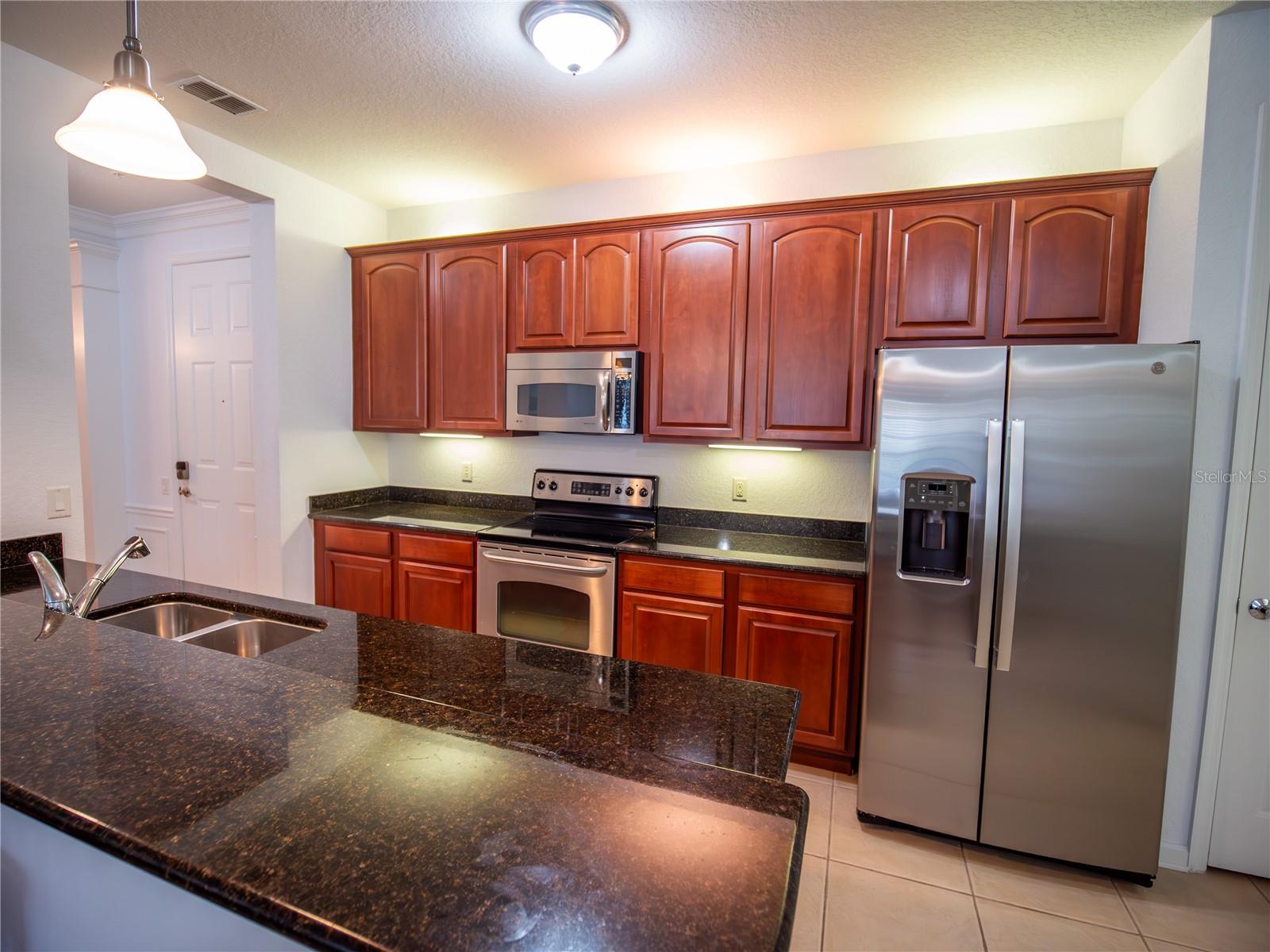 Image 12 of 33 For 4816 Cayview Avenue 20111