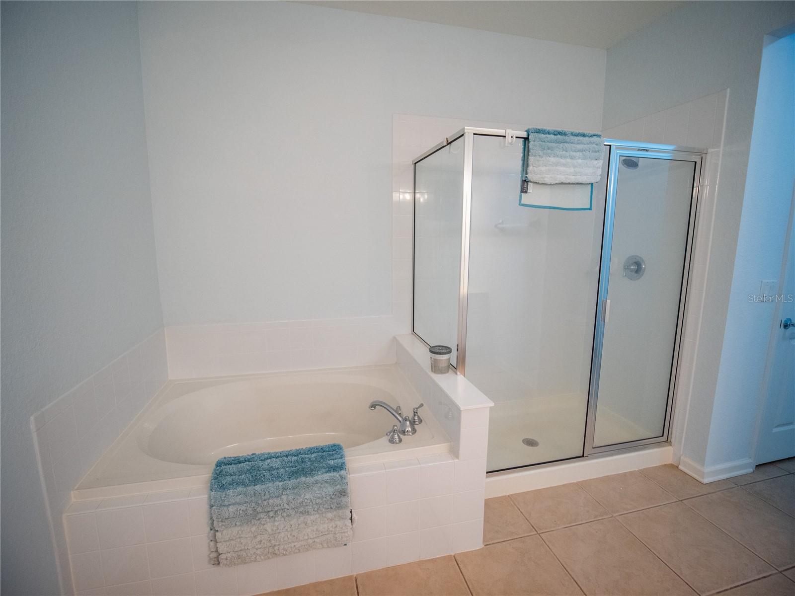 Image 16 of 33 For 4816 Cayview Avenue 20111