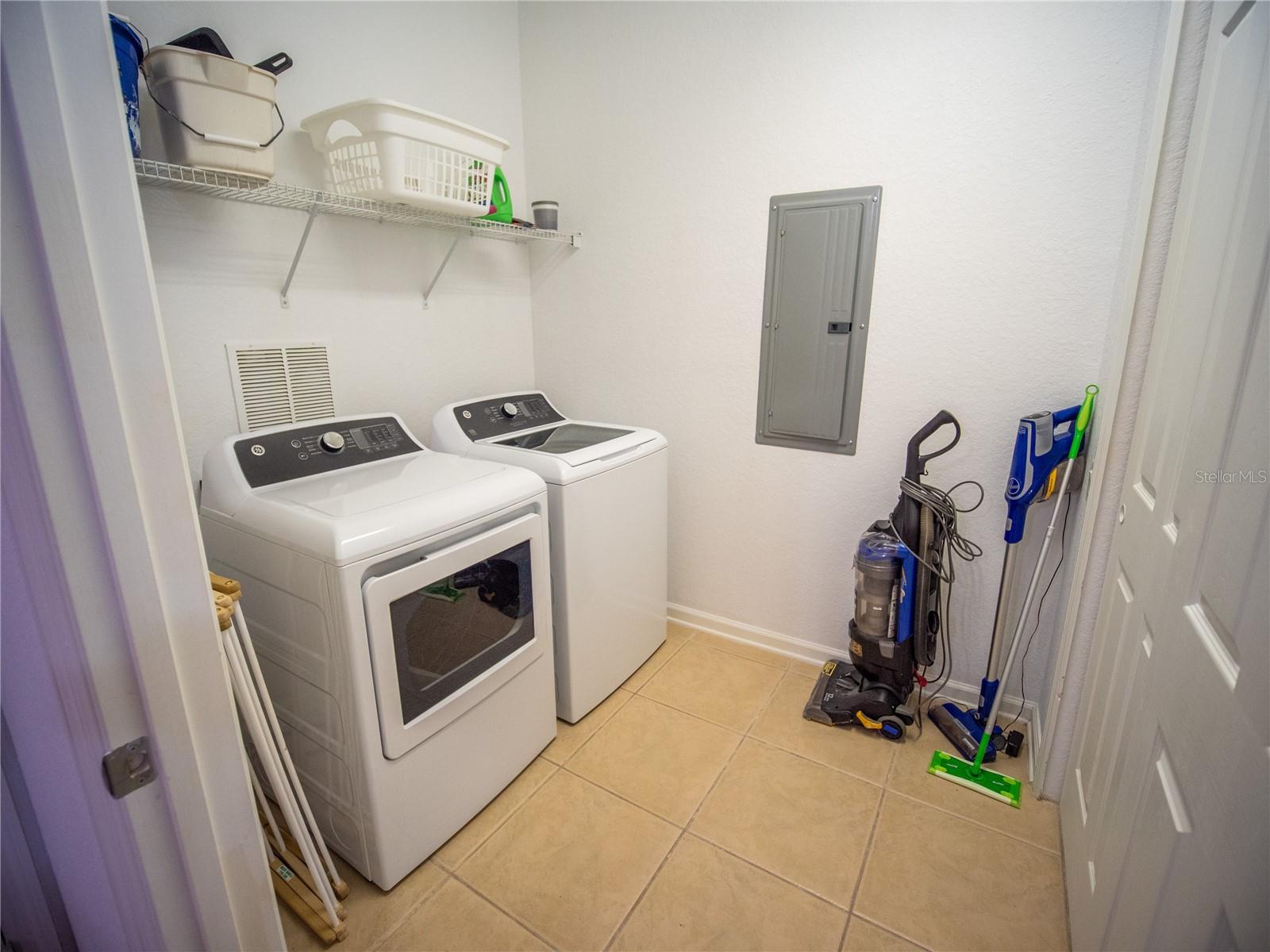 Image 30 of 33 For 4816 Cayview Avenue 20111