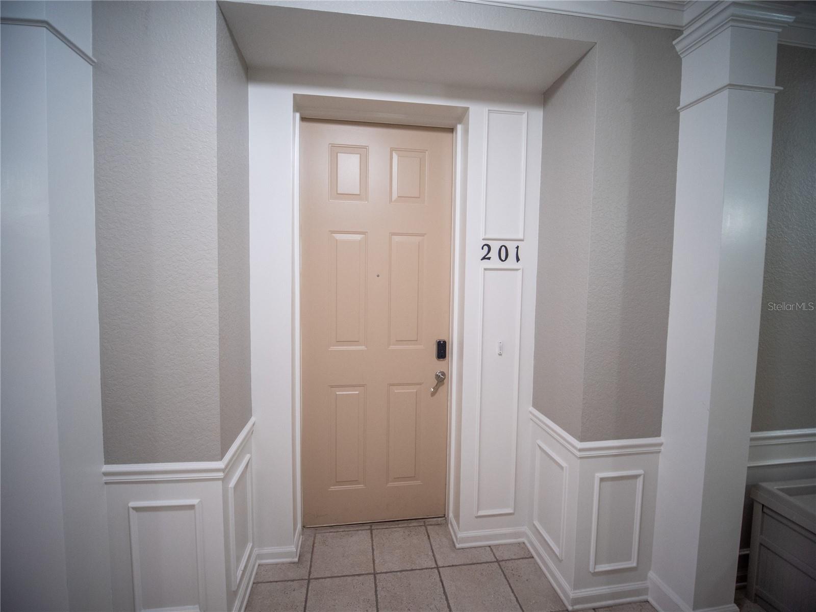 Image 4 of 33 For 4816 Cayview Avenue 20111