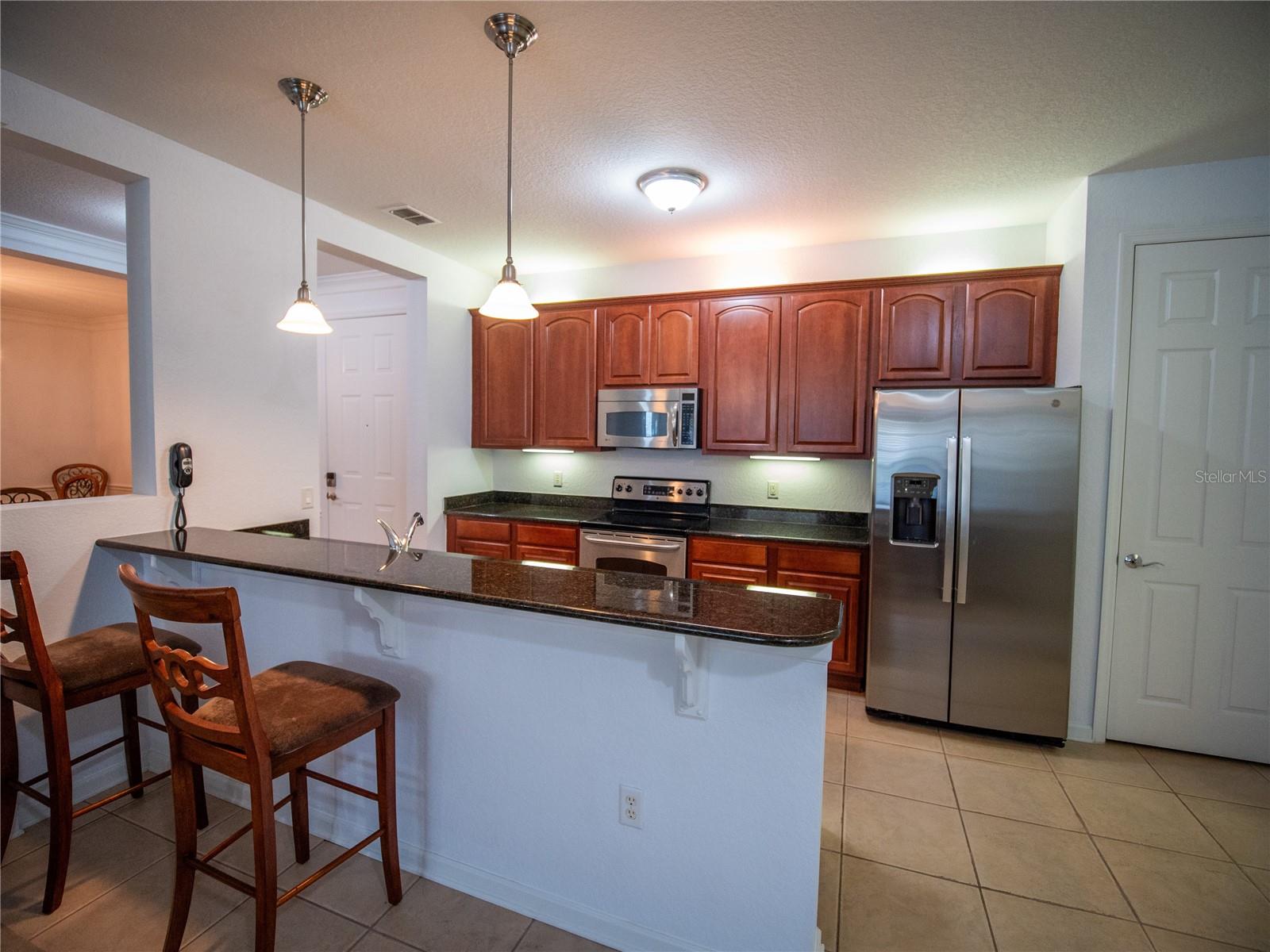 Image 9 of 33 For 4816 Cayview Avenue 20111